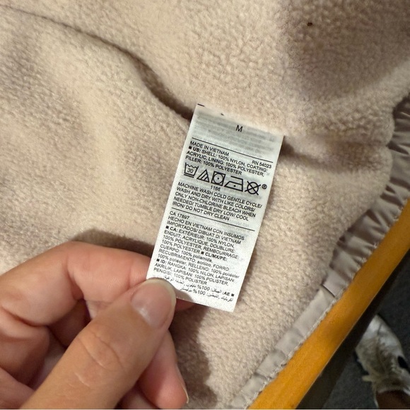 Old Navy Light Tan Puffer Vest, Cozy Inside- M - Picture 4 of 5